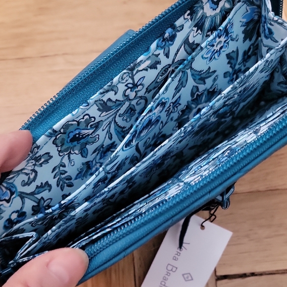 VERA BRADLEY/TURNLOCK WALLET/Teal Quilted - Picture 6 of 8